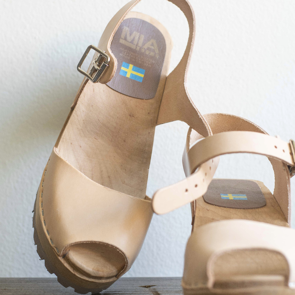 MIA Greta Clogs in Natural Leather